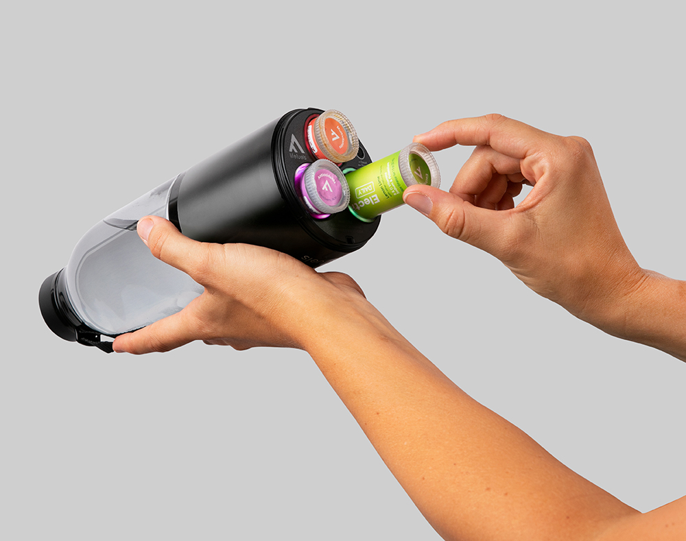 water bottle with flavor pods